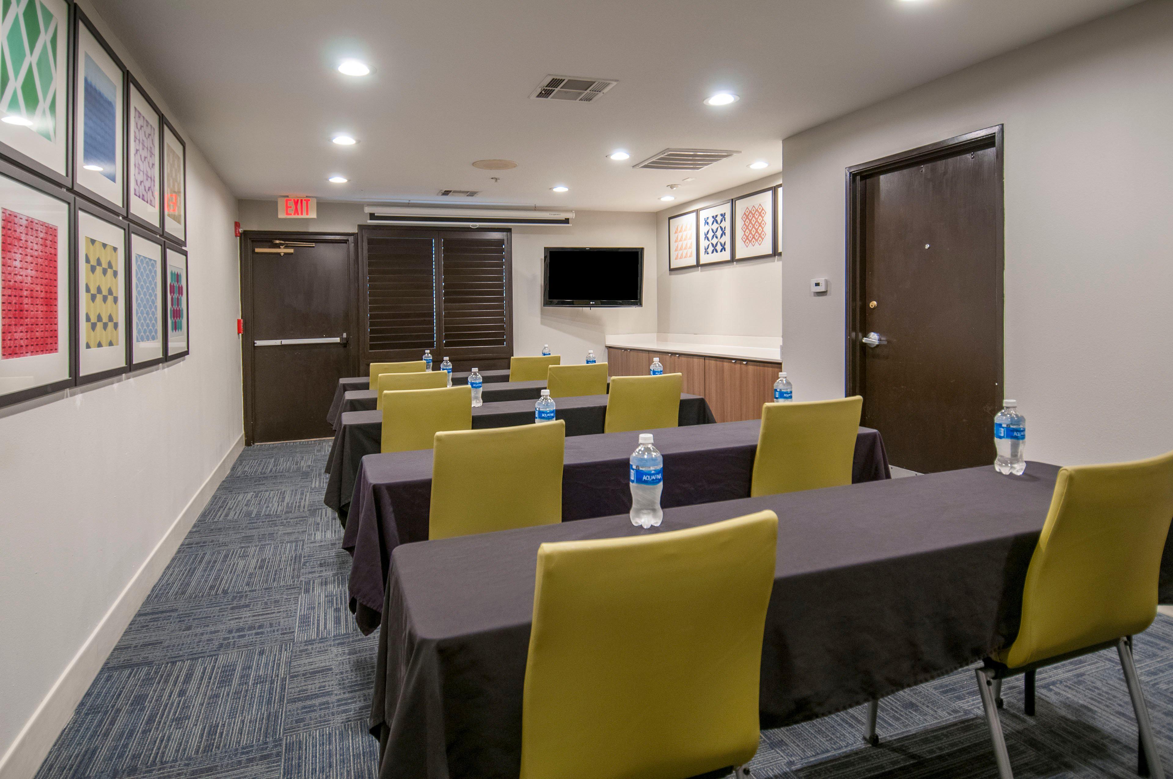 Holiday Inn Express Hotel & Suites Plano West - Frisco By Ihg Buitenkant foto