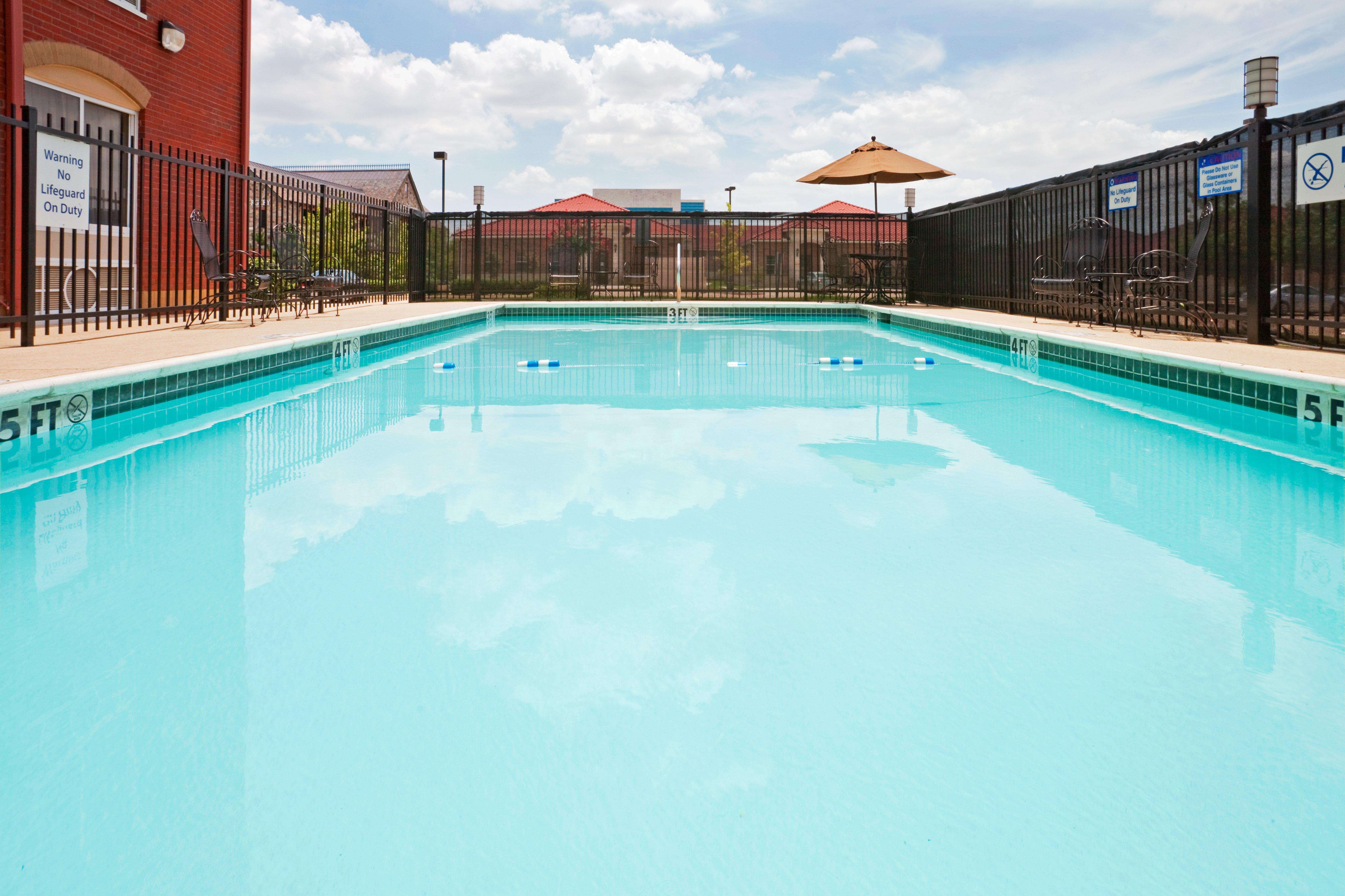 Holiday Inn Express Hotel & Suites Plano West - Frisco By Ihg Buitenkant foto
