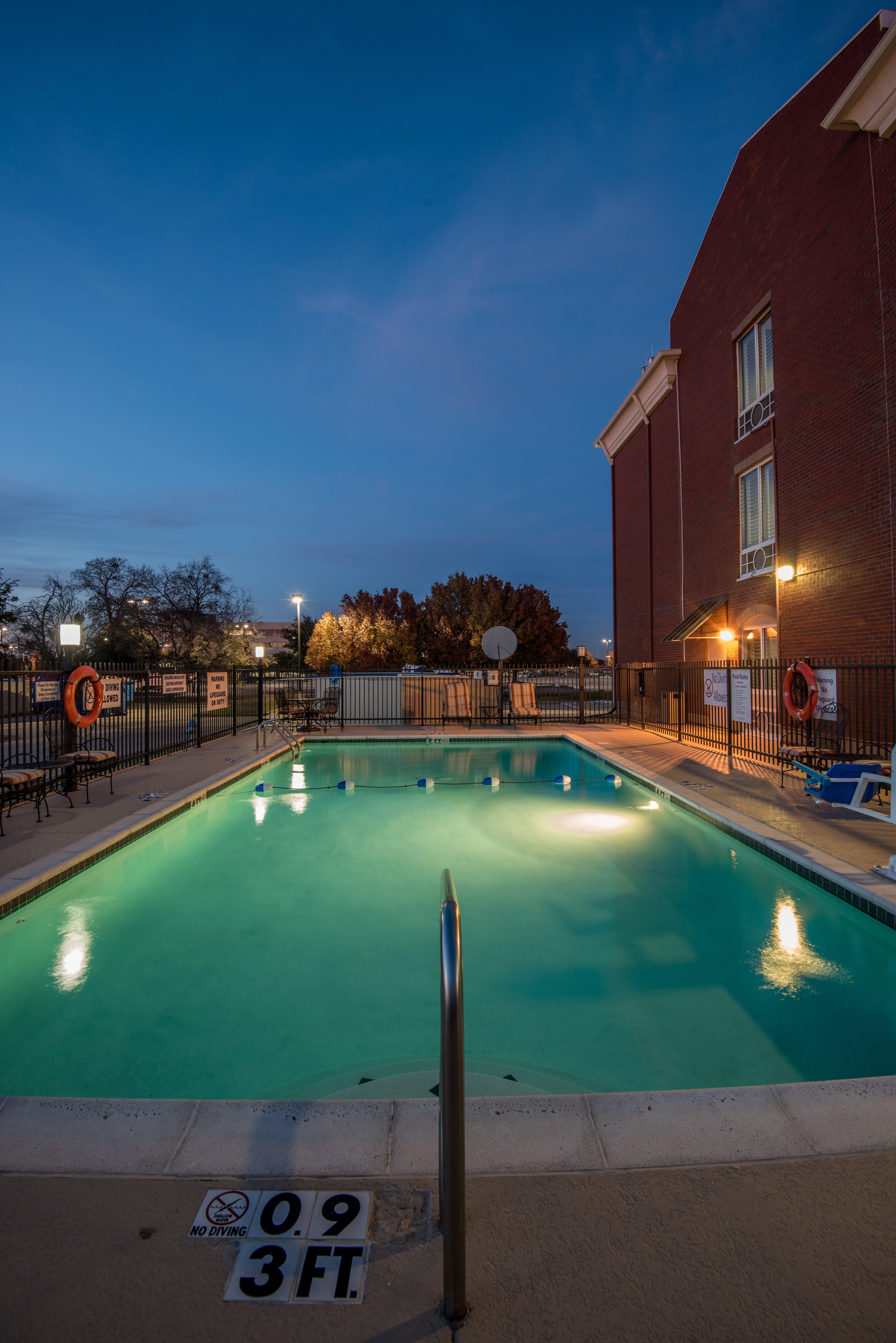Holiday Inn Express Hotel & Suites Plano West - Frisco By Ihg Buitenkant foto