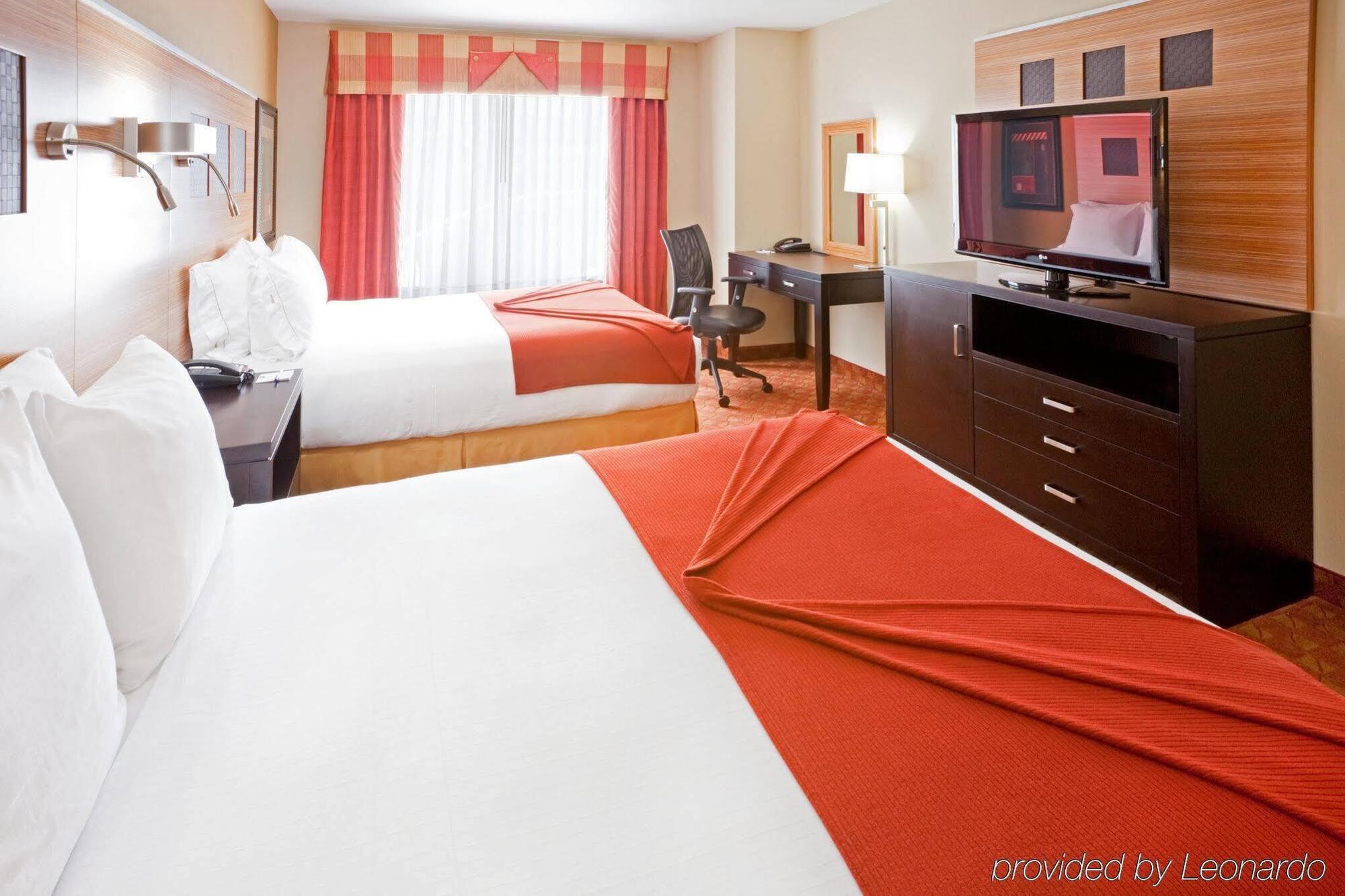 Holiday Inn Express Hotel & Suites Plano West - Frisco By Ihg Buitenkant foto